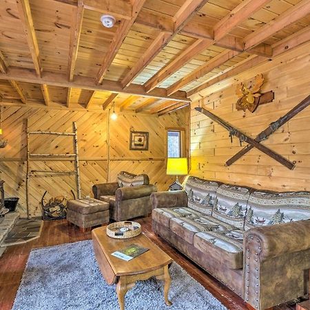 Secluded Johnsburg Retreat With Hot Tub And Fire Pit Villa Bagian luar foto
