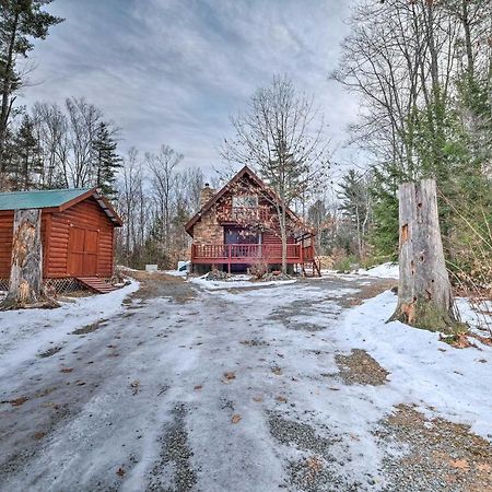 Secluded Johnsburg Retreat With Hot Tub And Fire Pit Villa Bagian luar foto