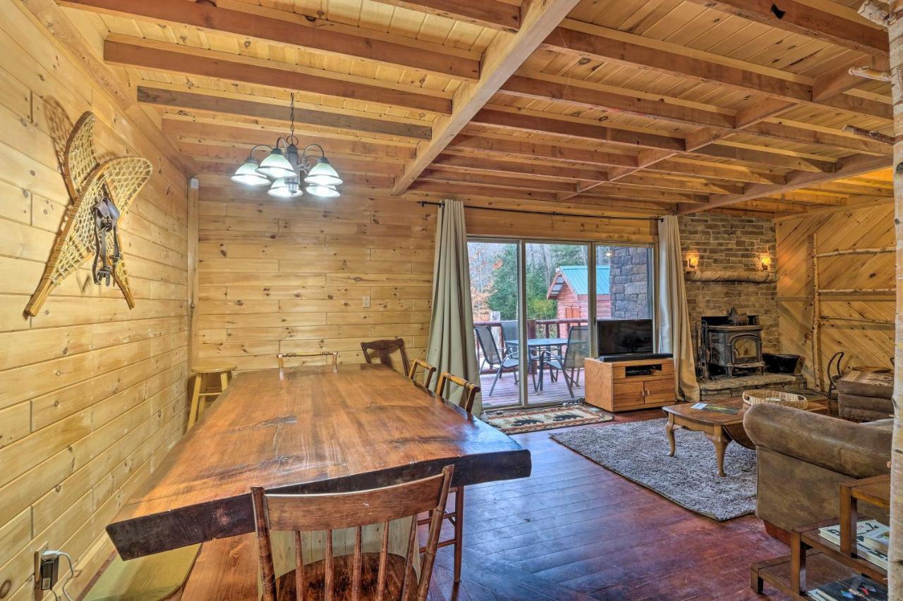 Secluded Johnsburg Retreat With Hot Tub And Fire Pit Villa Bagian luar foto