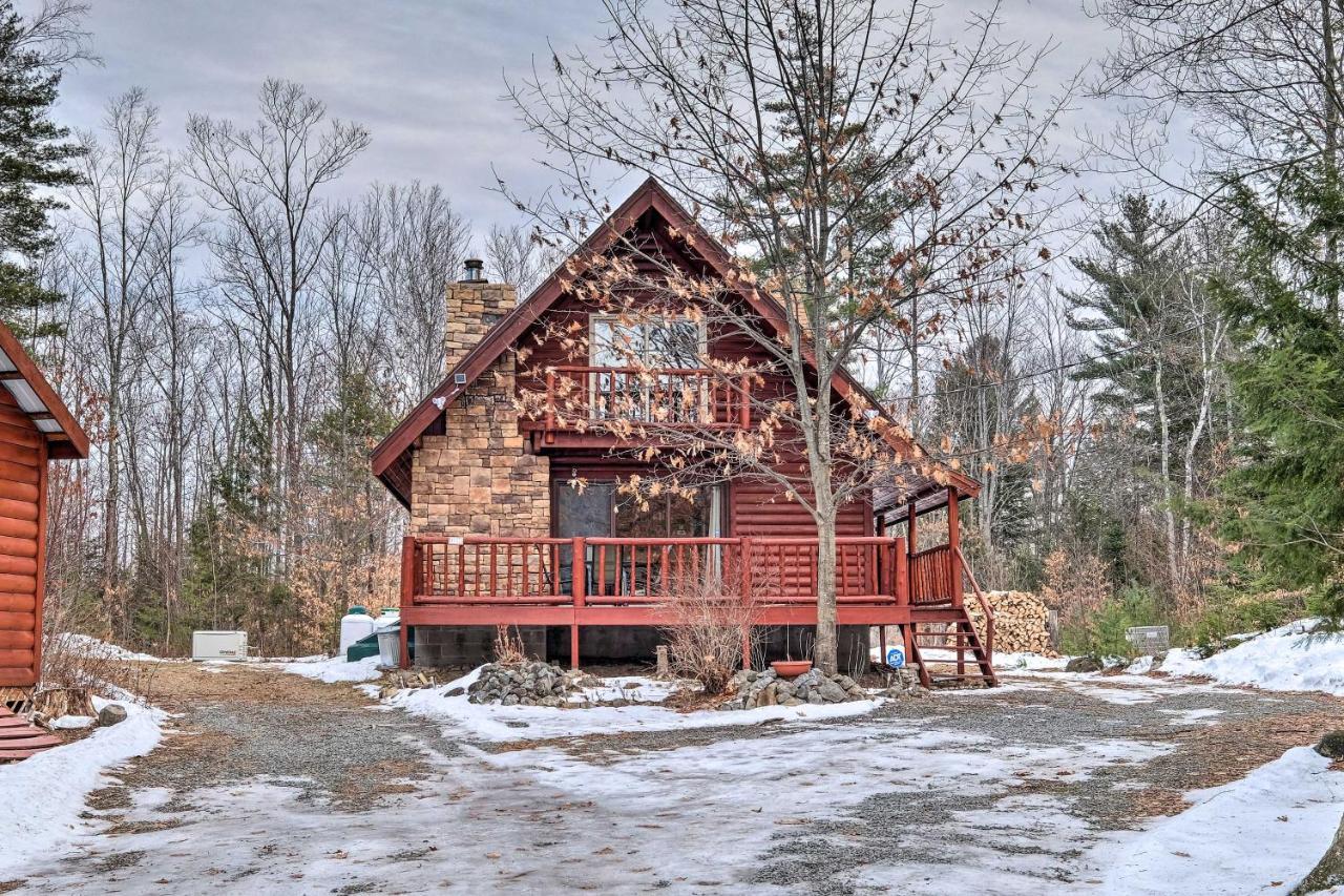 Secluded Johnsburg Retreat With Hot Tub And Fire Pit Villa Bagian luar foto