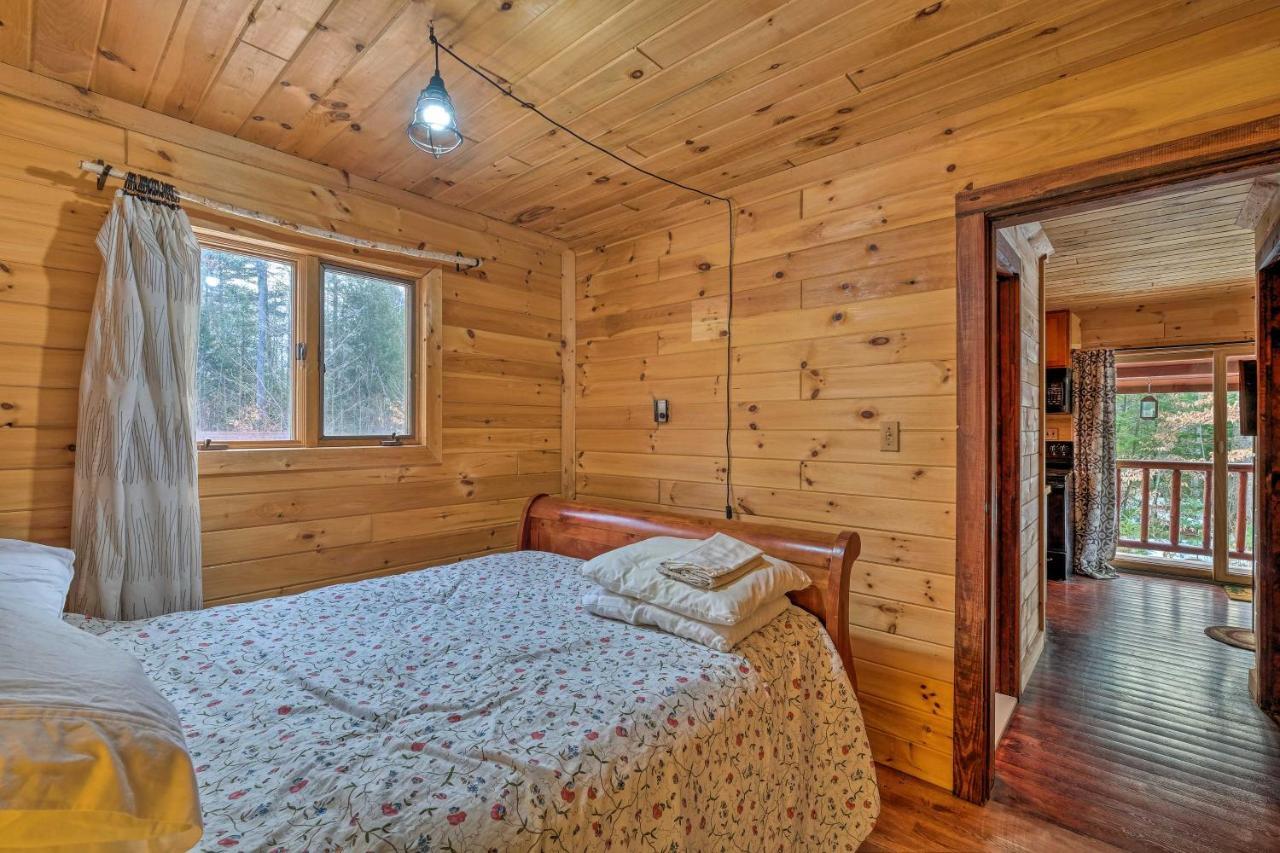 Secluded Johnsburg Retreat With Hot Tub And Fire Pit Villa Bagian luar foto